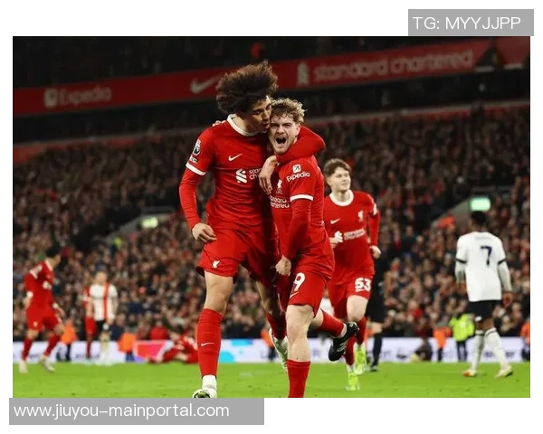 热刺逆转里昂获足总杯胜利球员帽子戏法点燃全场激情