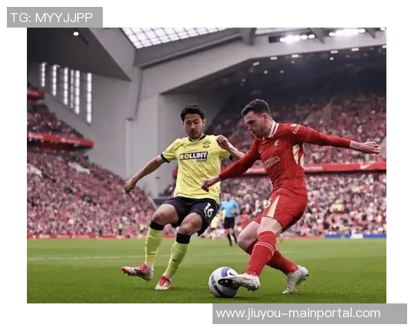 西甲激战：里昂与利物浦0比0平点球大战引发争议判罚全场沸腾