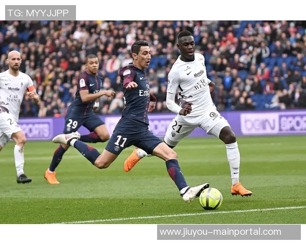 世界杯惊现冷门巴黎圣日耳曼凭神扑绝杀波尔图全场沸腾