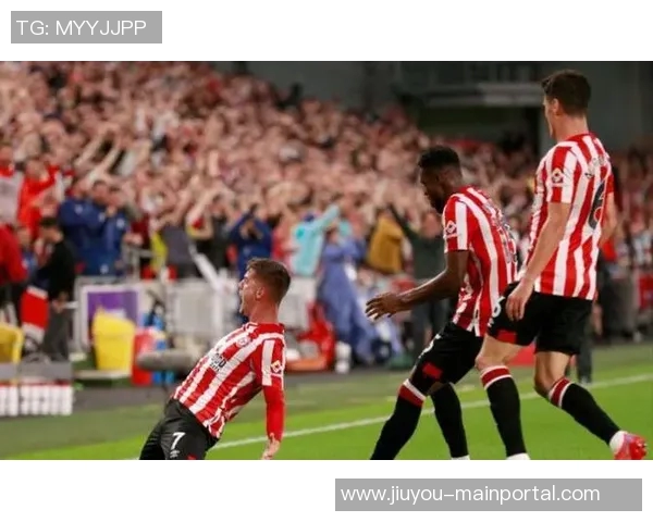 欧冠经典对决利物浦与切尔西激战成平局历史冷门再现引发全场狂欢