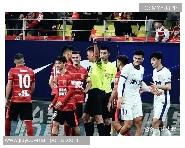 中超精彩对决国米大胜里昂红牌争议引发全场热议